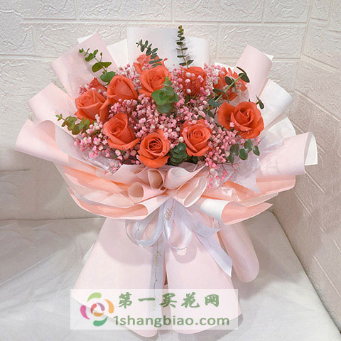 材料：11朵粉色玫瑰，黄莺，满天星，绿叶搭配 包装 :多层粉色包装纸圆形包装 		