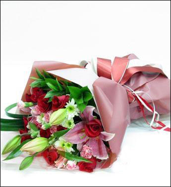 9枝红玫瑰/相伴相依